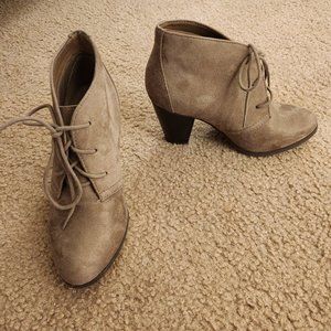 Grey Ynot Heels - Size 7.5